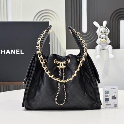 Chanel Caviar leather 30 cm size