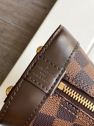 لوي فيتون مقاس 23.5 cm