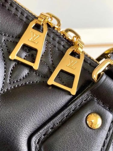 لوي فيتون مقاس 23.5 cm