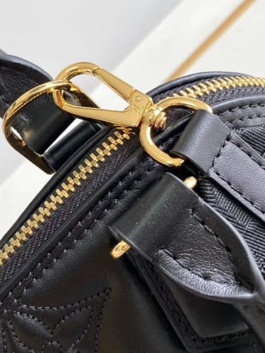 لوي فيتون مقاس 23.5 cm