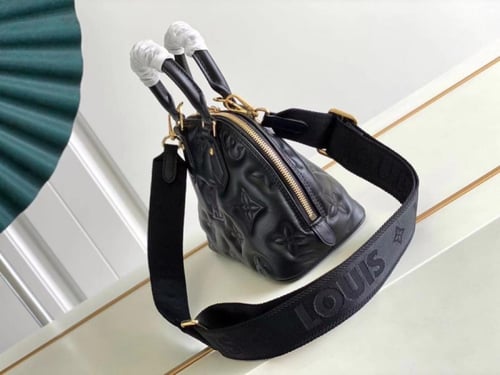 لوي فيتون مقاس 23.5 cm