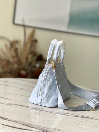 لوي فيتون مقاس بي بي 24 cm