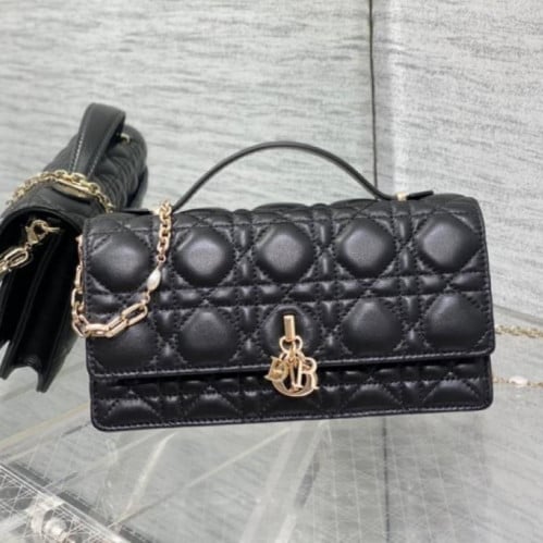 ليدي كلاتش مقاس 21 cm