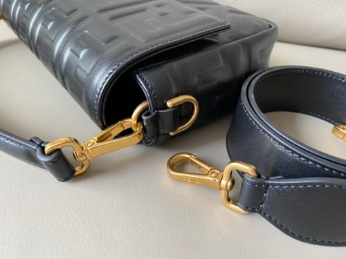 فندي باغيت مقاس 27 cm