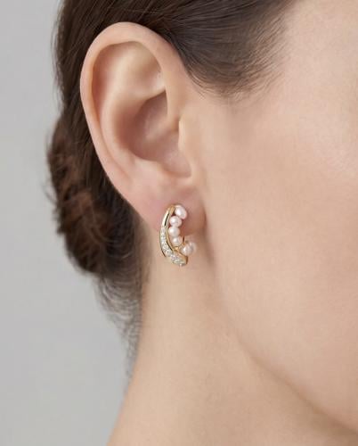 Pearl earring