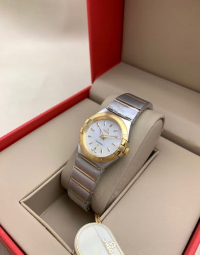 ساعة اوميغا كونستليشن النسائية