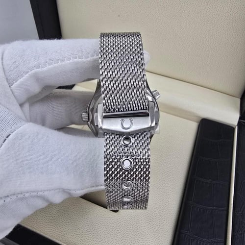 ساعة اوميغا سي ماستر اوتوماتيك