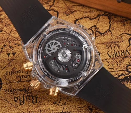 ساعة هوبلت شفاف الشهيرة