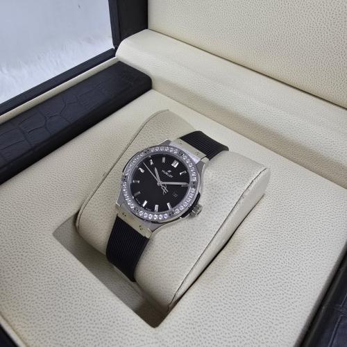 ساعة هوبلت النسائية