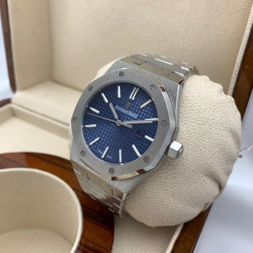 ساعة اوديمار بيغيه.