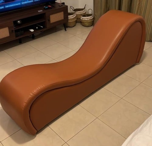 أريكة استرخاء ورومانسية جلد/ يمكنك طلب لون أخر عن...