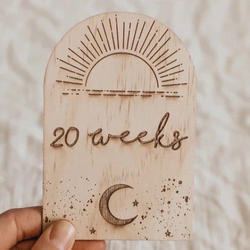 طقم خشبي لتوثيق مرحلة الحملPregnant collection