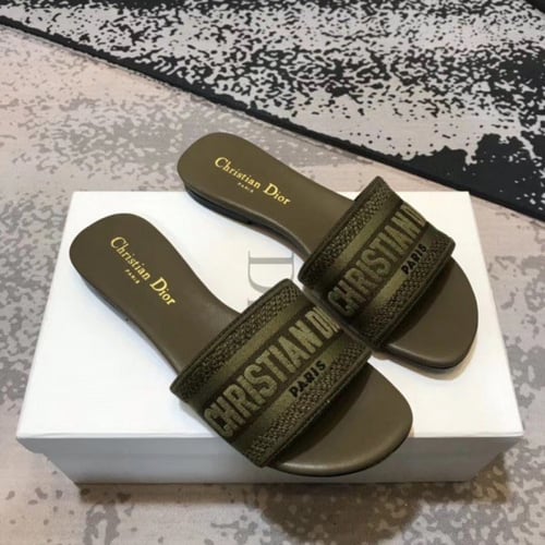 D Women's Dway Mule Greenتسليم فوري