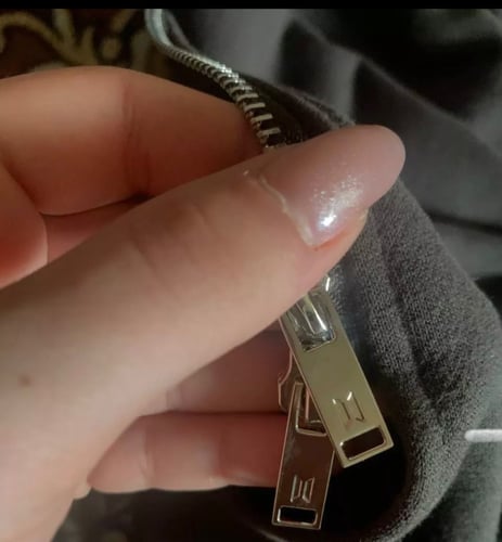 جاكيت Jungkook طبق الأصلي مع المرفقات