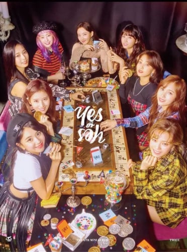 Twice بوستر