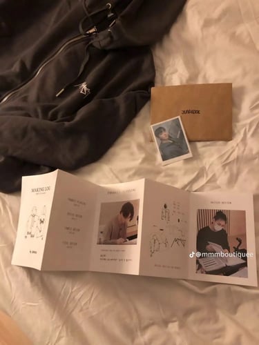 جاكيت Jungkook طبق الأصلي مع المرفقات