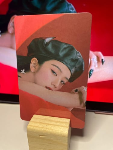 Jisoo Pre-Order Benefits