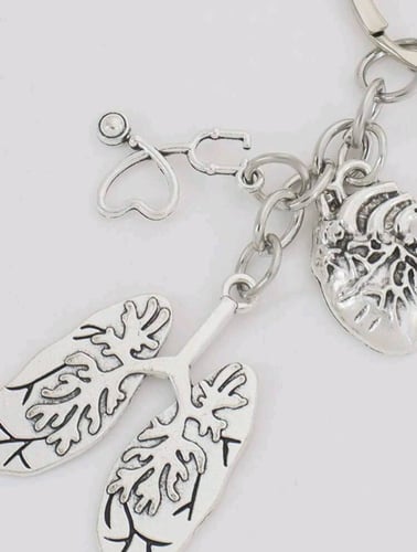 ماديليا صدر وقلب