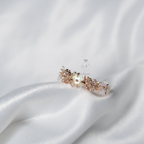 خاتم ورده زركون ذهبي