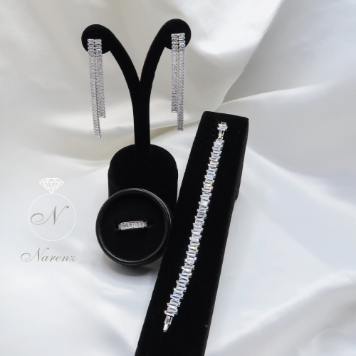 طقم اسواره وخاتم وحلق مرصع بفصوص زركون -فضي