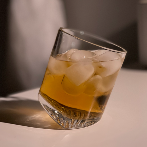 كأس زجاجي مائل بسعة 230 مل