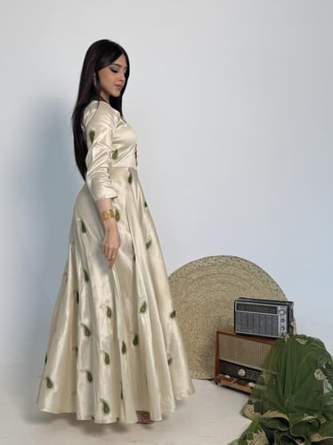 فستان نجلاء