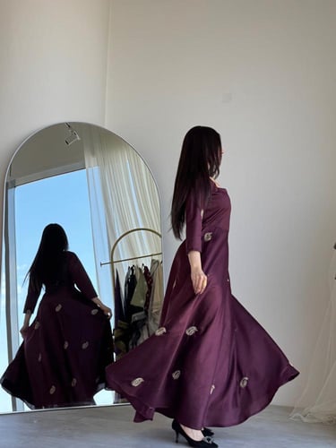 فستان العنابي