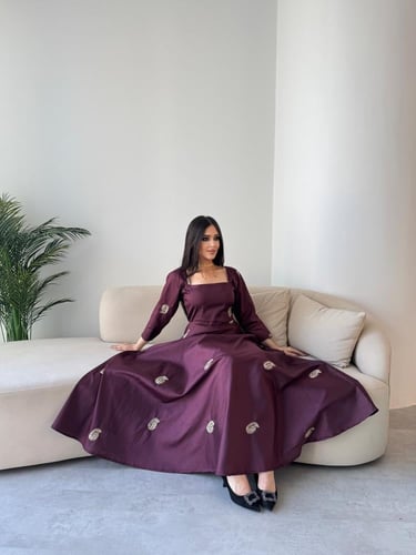 فستان العنابي