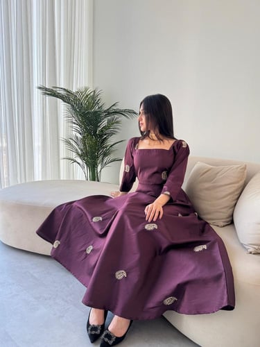 فستان العنابي