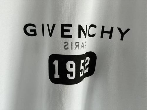 GIVENCHY