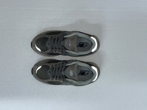 New Balance 2002R