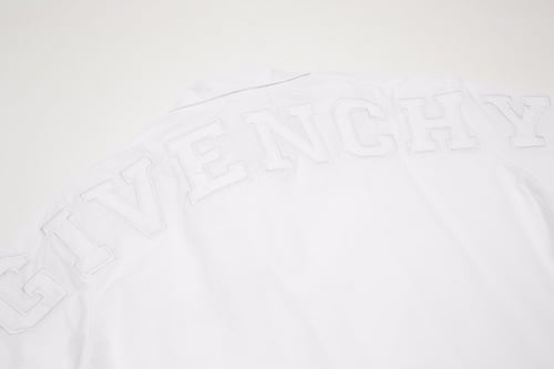 GIVENCHY