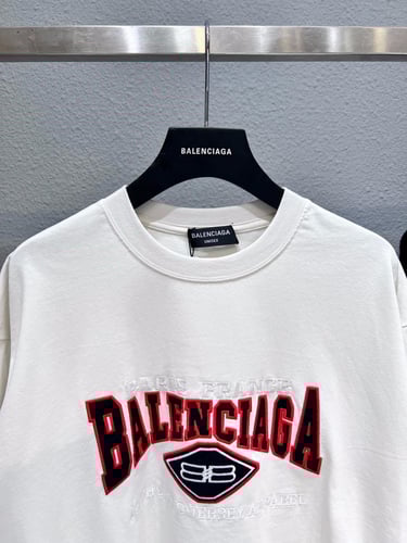 BALENCIAGA