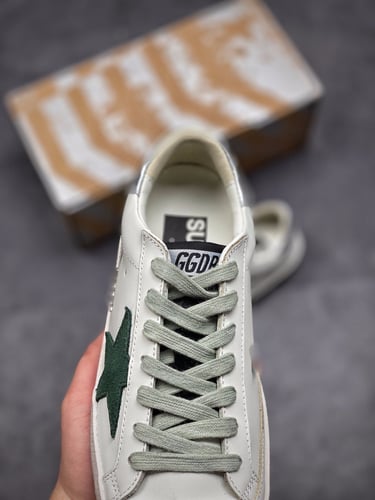 Golden Goose Deluxe
