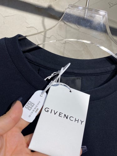GIVENCHY