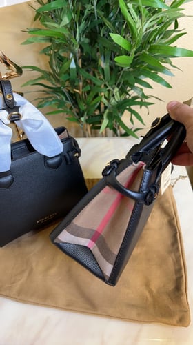 حقيبة بيربري mini