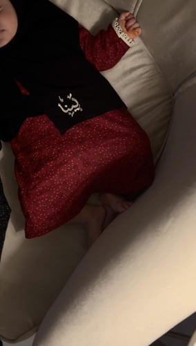 مخور ( احمر )+ طرحه تطريز حسب الطلب(A2)