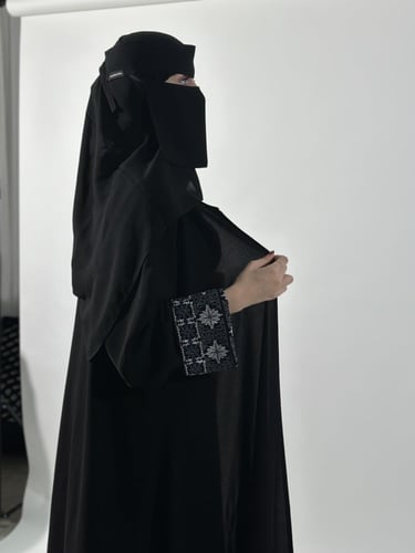 عباية سدو كحلي W111