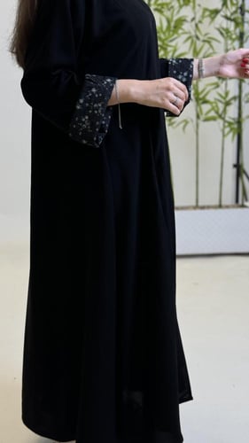 عباية أزهار Z24