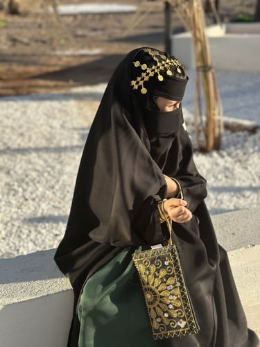 بكج بناتي (عبايه + برقع+ هامه ) B01