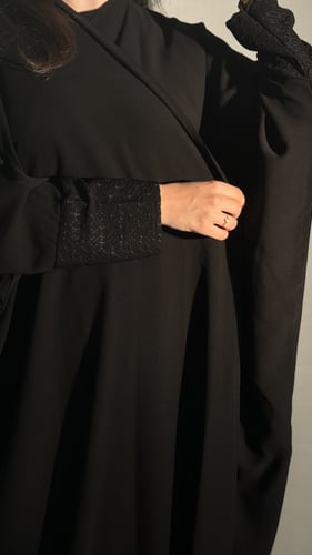 عباية مسره بشت M5