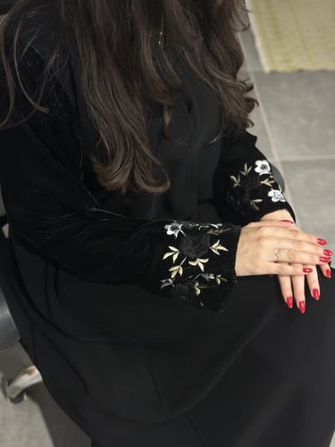 عبايه ورد 104