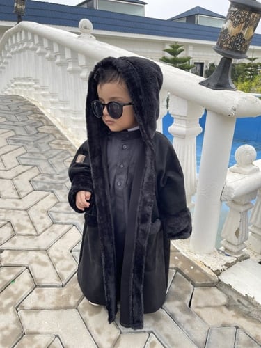 فروه اطفال سوداء