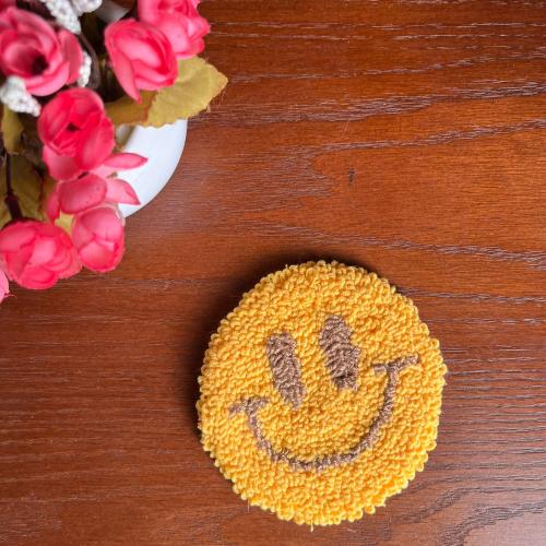 كوستر على شكل happy face