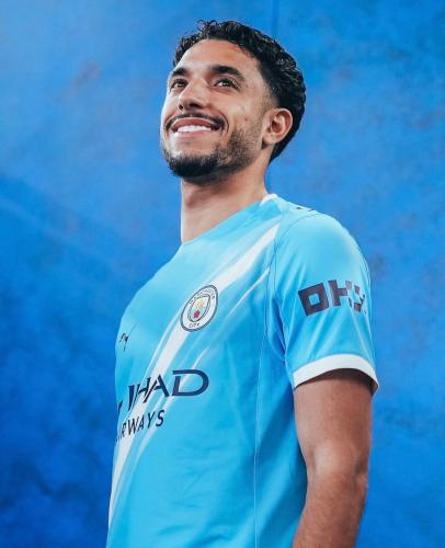 تيشرت مانشستر سيتي الاساسي 2026-2025 فئة اللاعبين