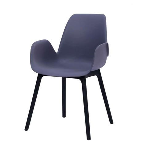 كرسي بلاستيك