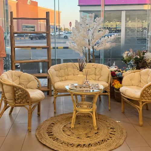 طقم جلسة خشب طبيعي لــ4 أشخاص