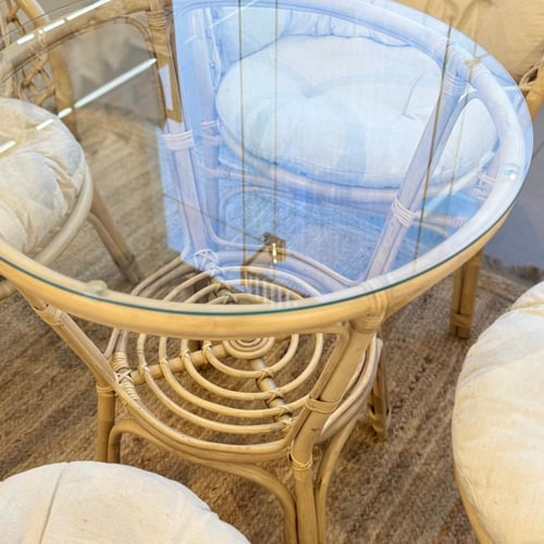 جلسة خيزران دائرية مع طاولة زجاج – تصميم طبيعي فاخ...