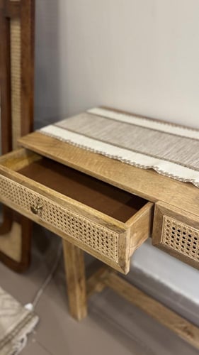 طاولة كونسول خشب طبيعي بثلاث أدراج