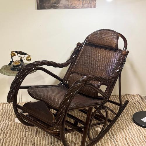 كرسي هزاز – بامبو طبيعي مع مساج للقدم